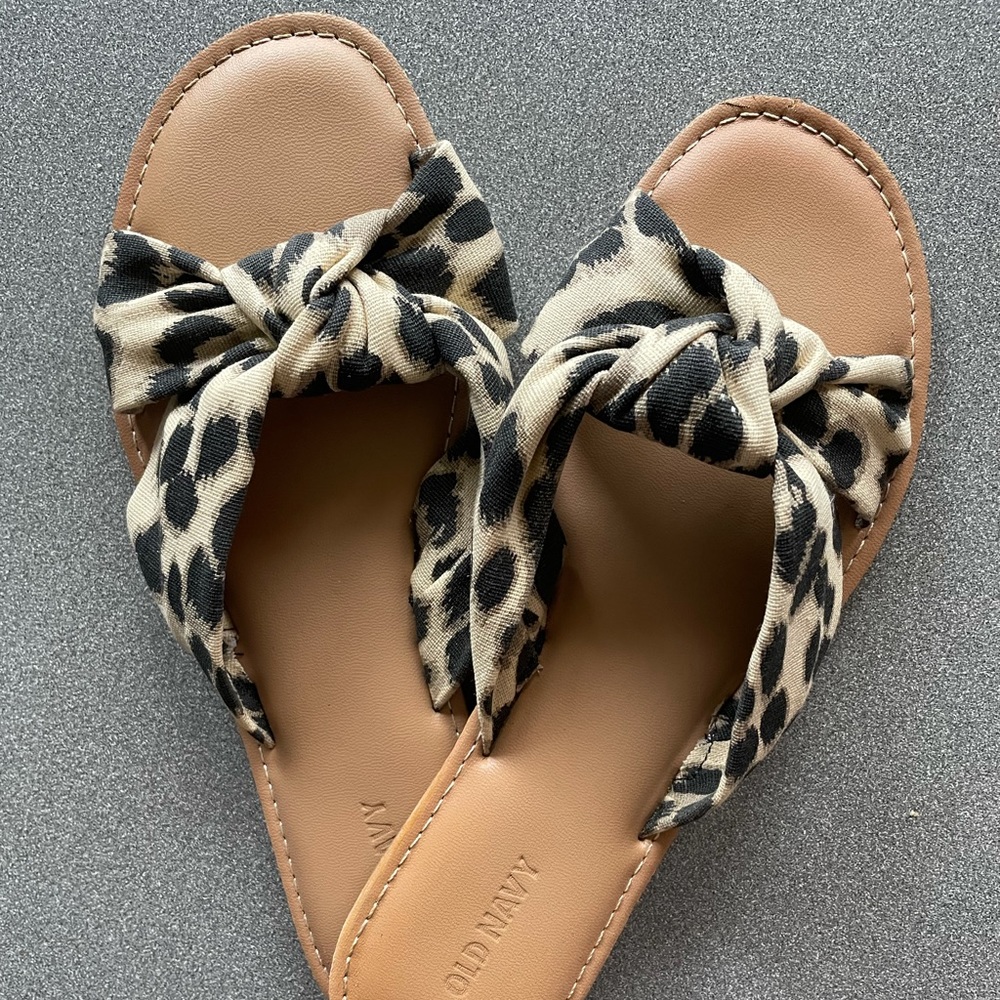 Old Navy Cheetah Print Flip Flops